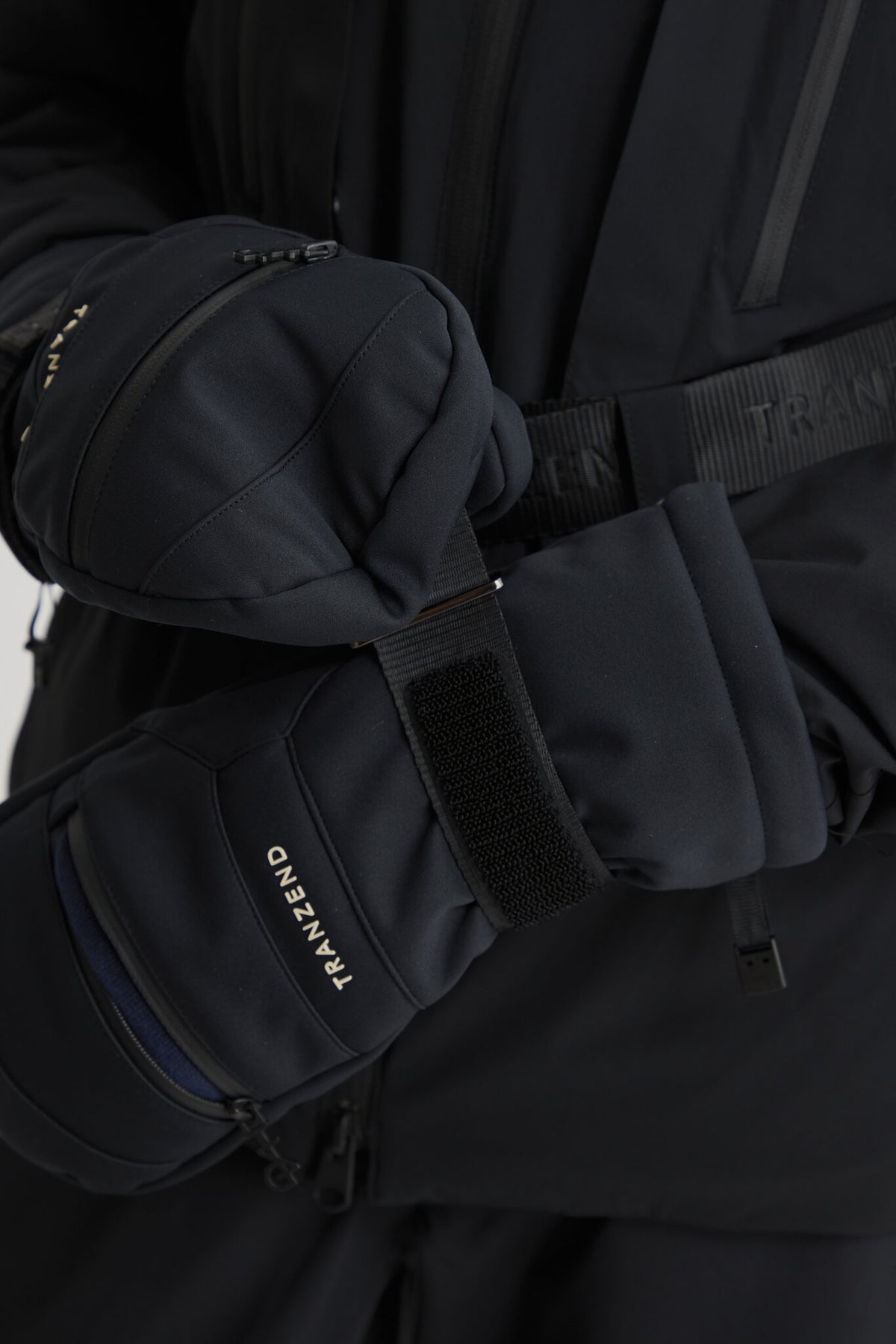 Deft Ski Gloves - Women - Black - Cover