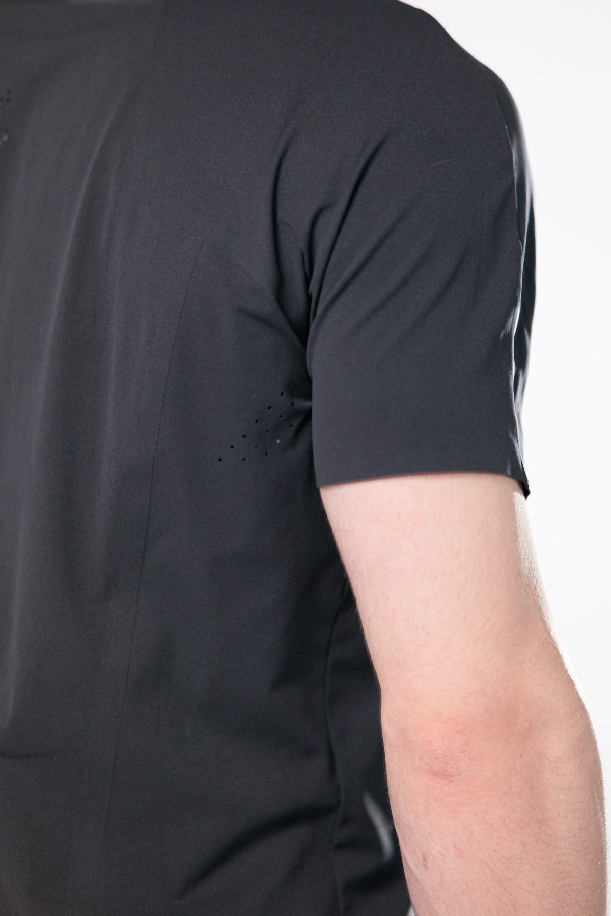Drift Tee - Men - Black - Image 8
