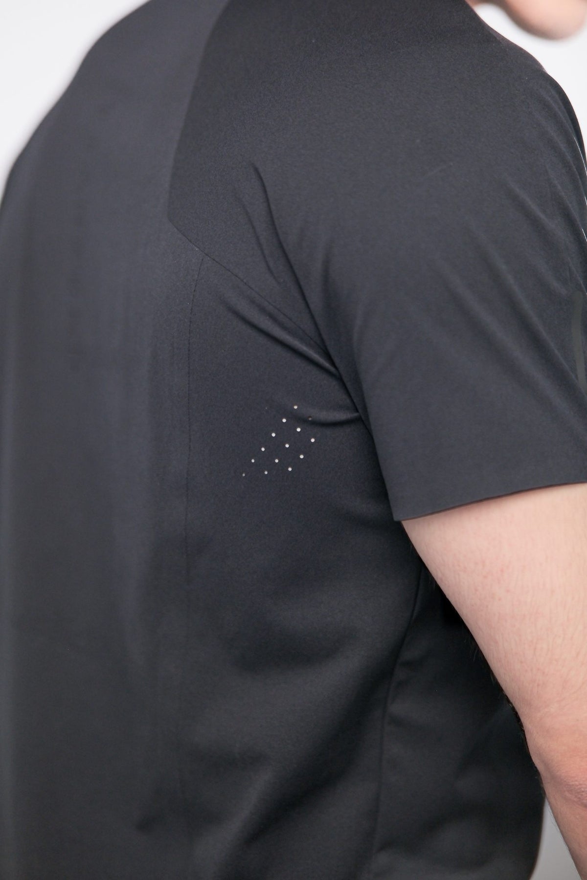 Drift Tee - Men - Black - Image 9