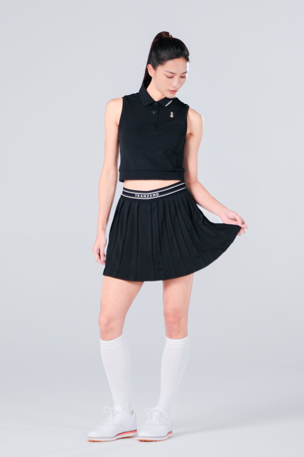 Sleeveless Cropped Polo - Women - Black - DSCF0151.jpg