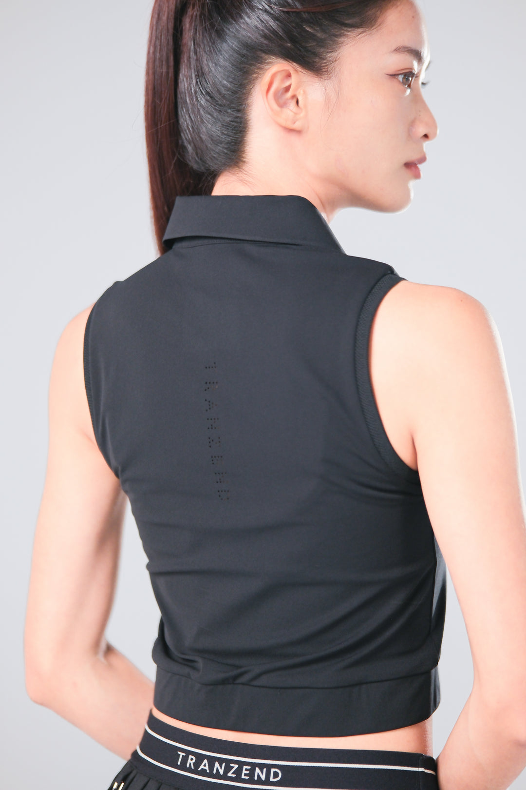 Sleeveless Cropped Polo - Women - Black - DSCF0236.jpg