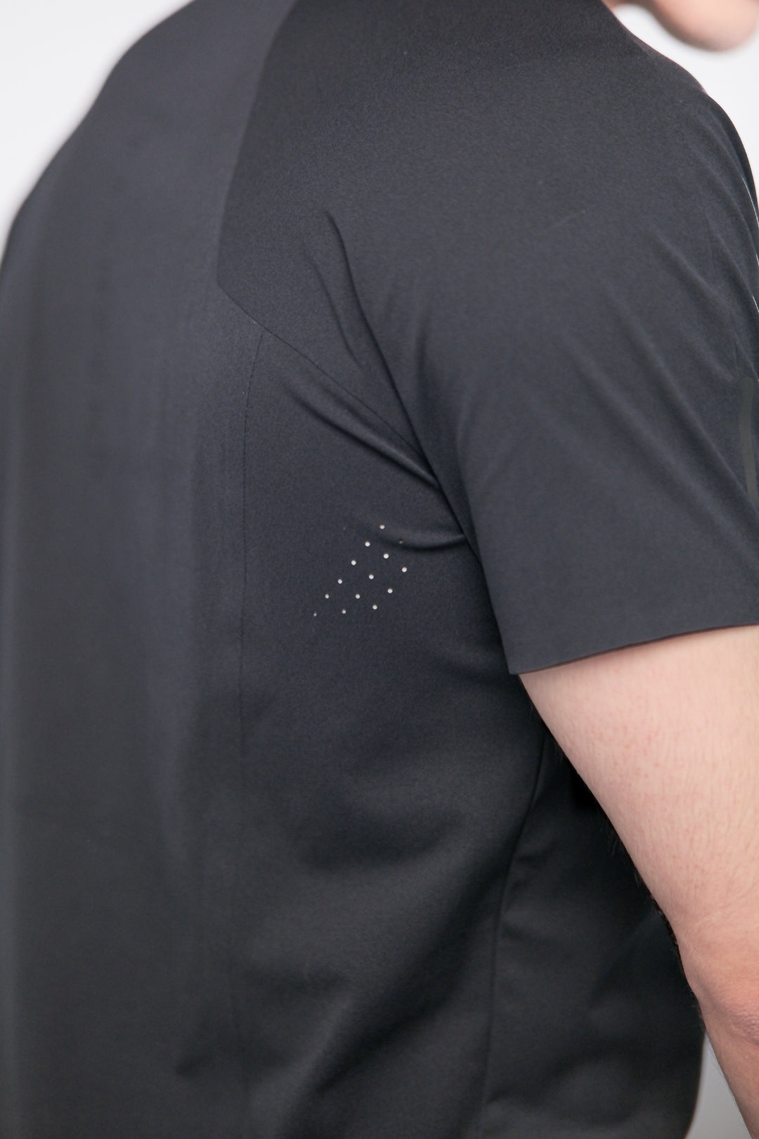 Drift Tee - Men - Black - DSCF0389.jpg