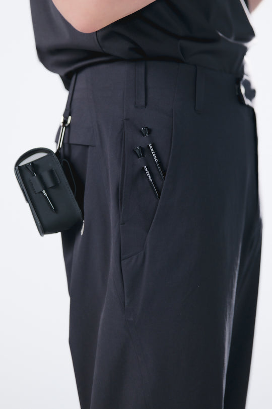 Infinite Motion Trousers - Men - Black - DSCF5602.jpg