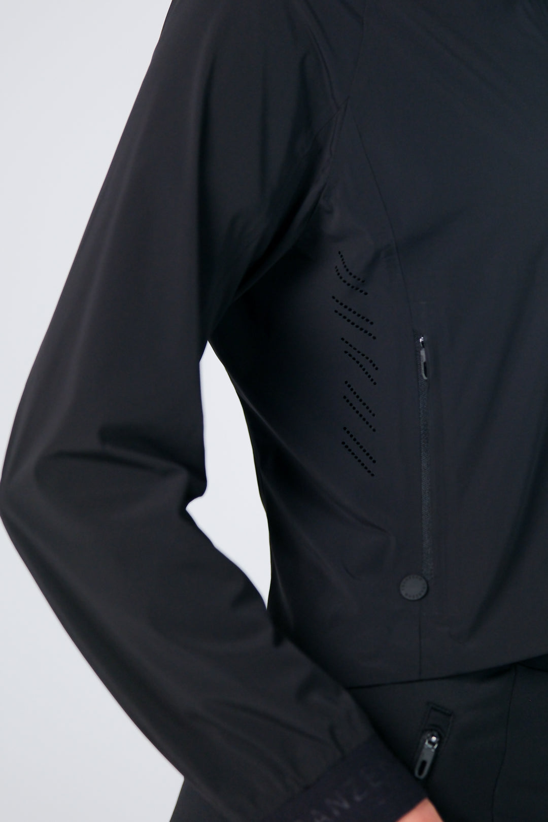 Ice Glaze Jacket - Women - Black - DSCF6265.jpg
