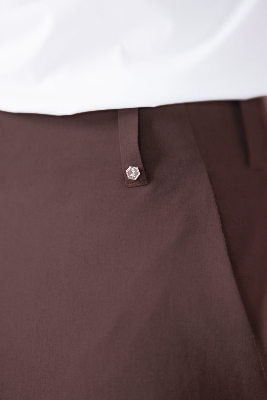 Infinite Motion Trousers - Men - Brown - DSCF9167.jpg