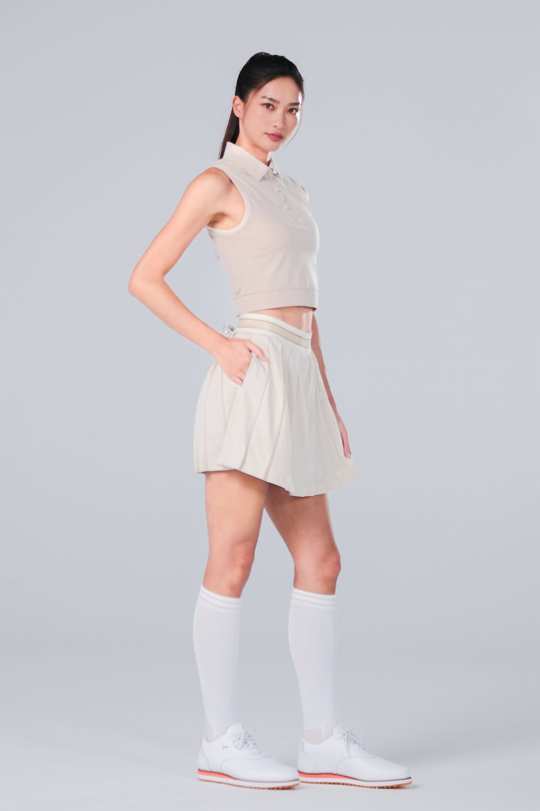 Sleeveless Cropped Polo - Women - Beige - DSCF9661.jpg