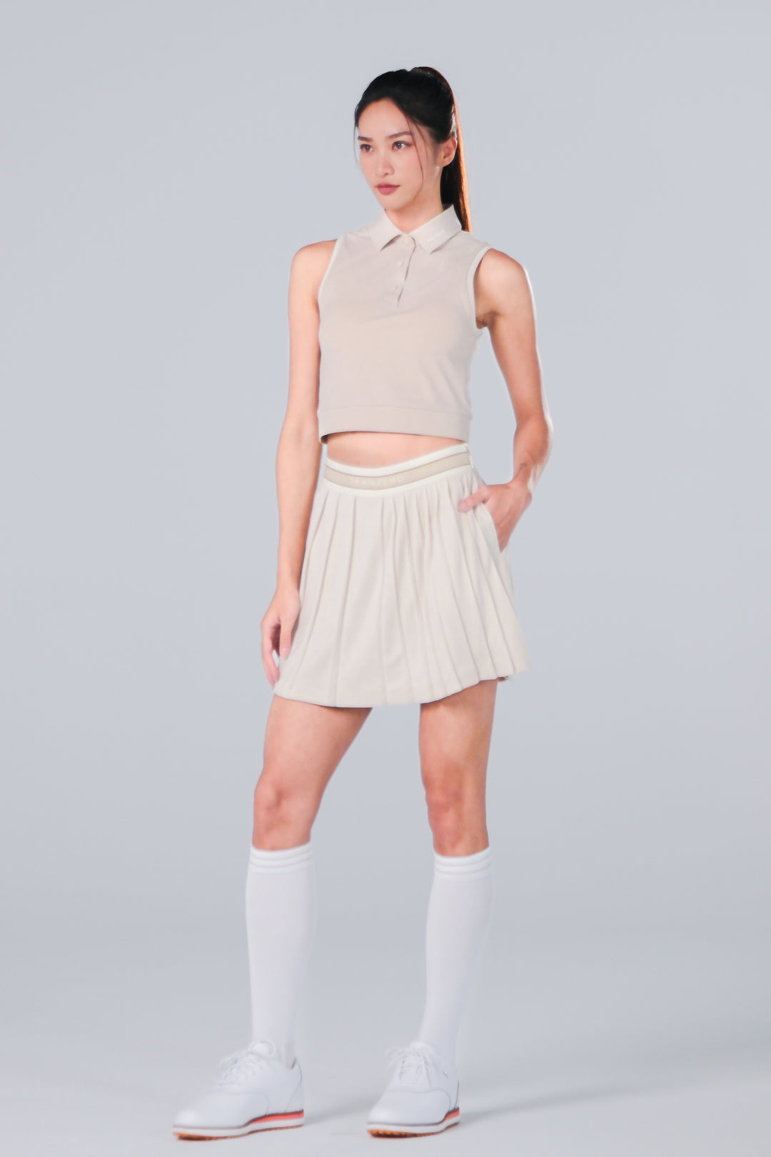 Sleeveless Cropped Polo - Women - Beige - DSCF9663.jpg