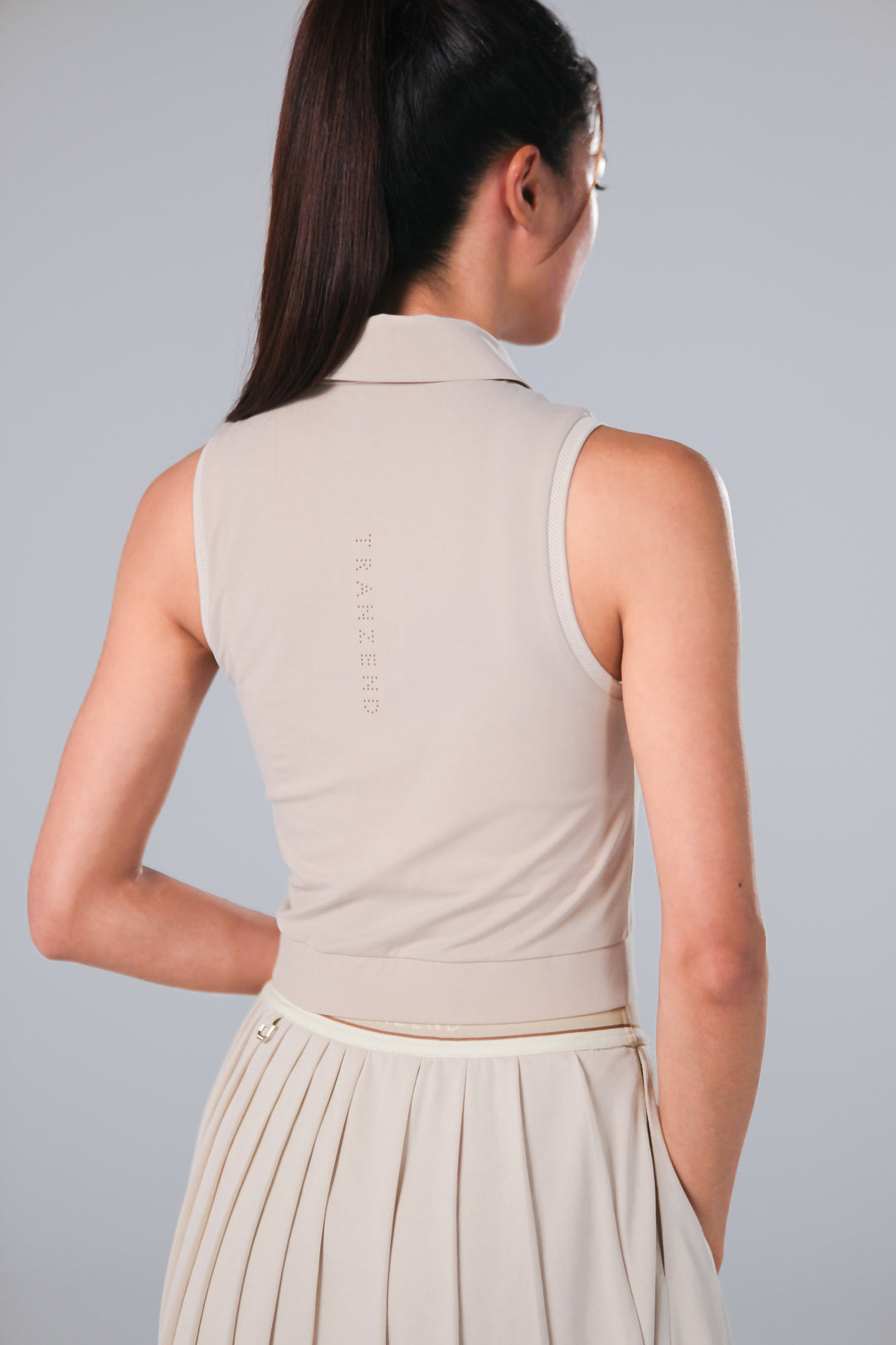 Sleeveless Cropped Polo - Women - Beige - DSCF9768.jpg