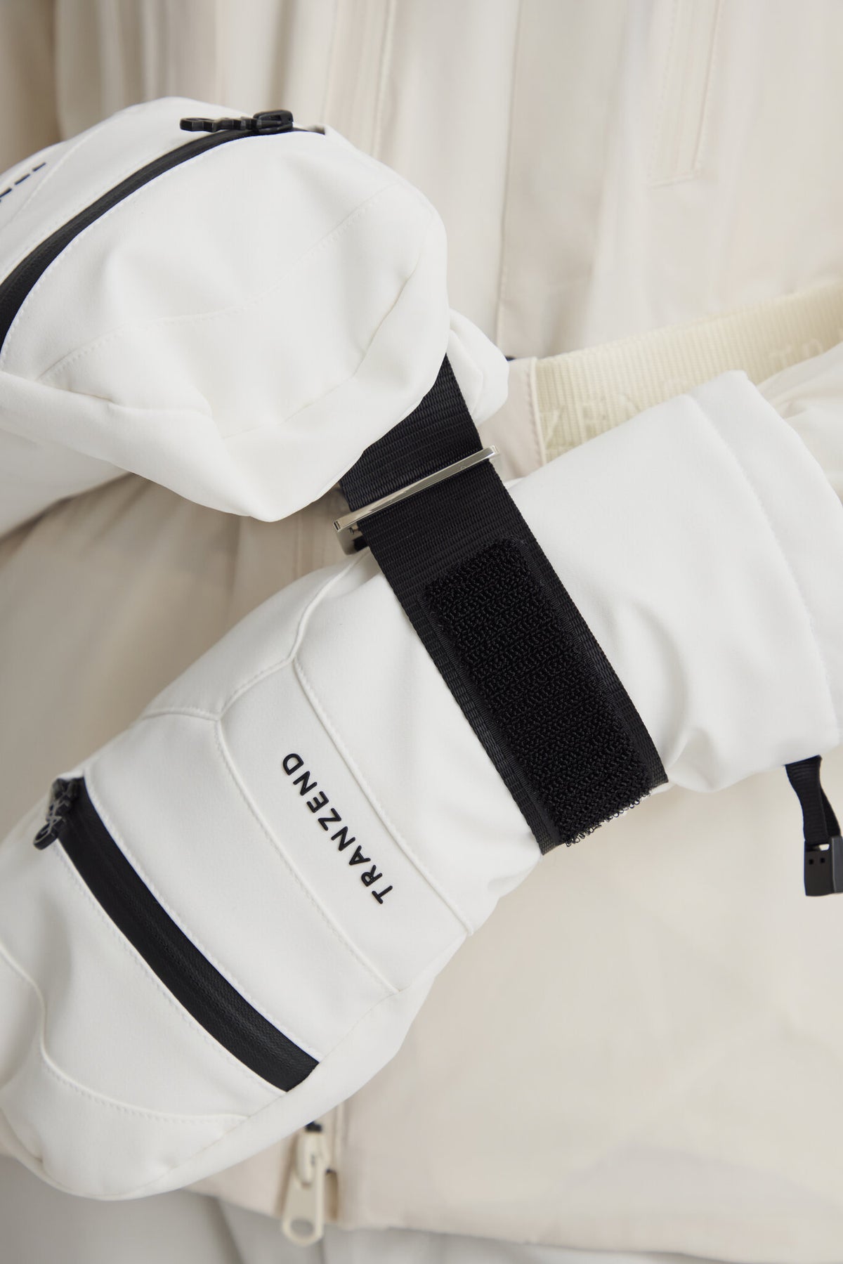 Deft Ski Gloves - Women - White - Cover